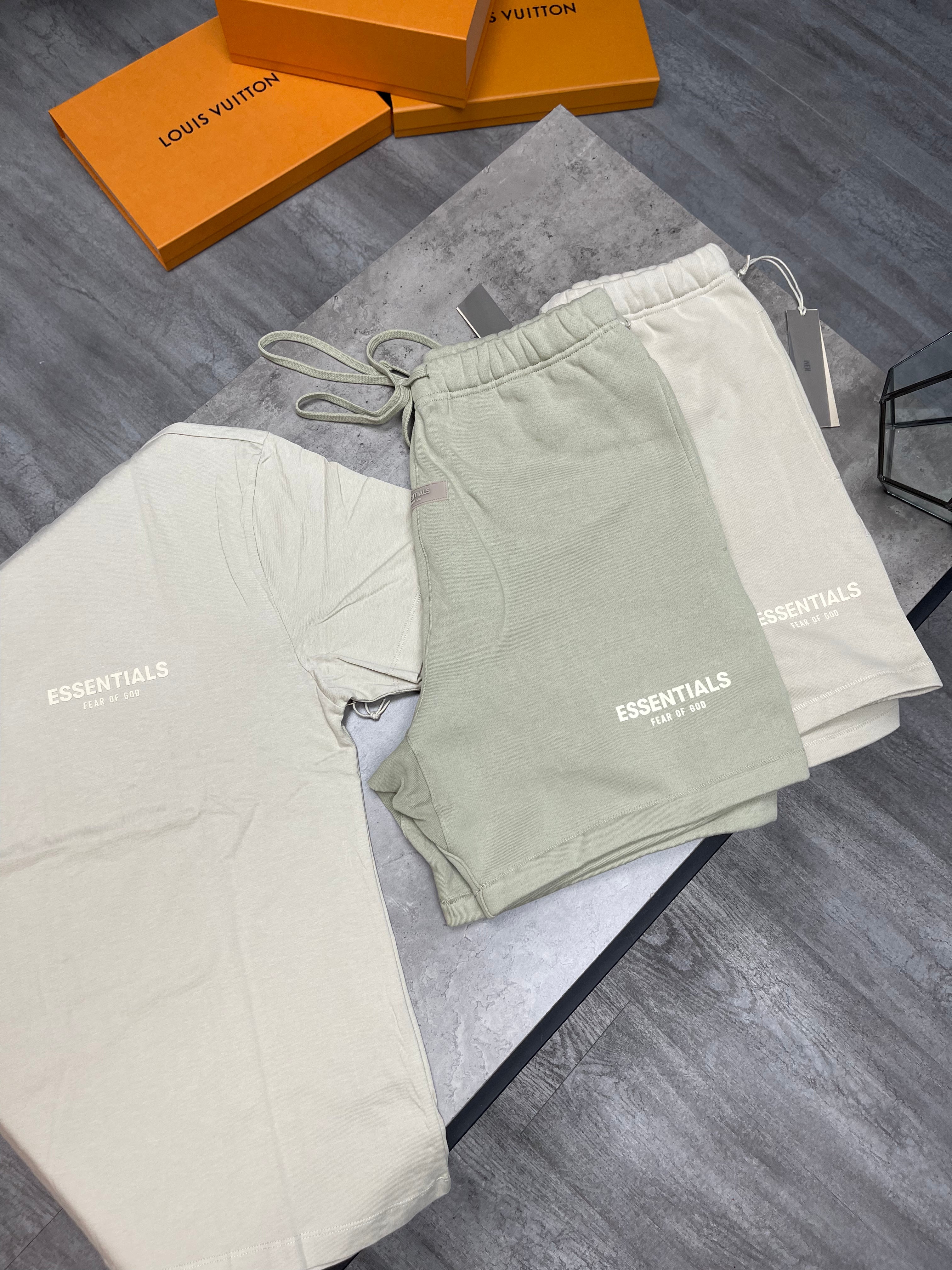 FEAR OF GOD ESSENTIALS T-SHIRT ‘OAT’