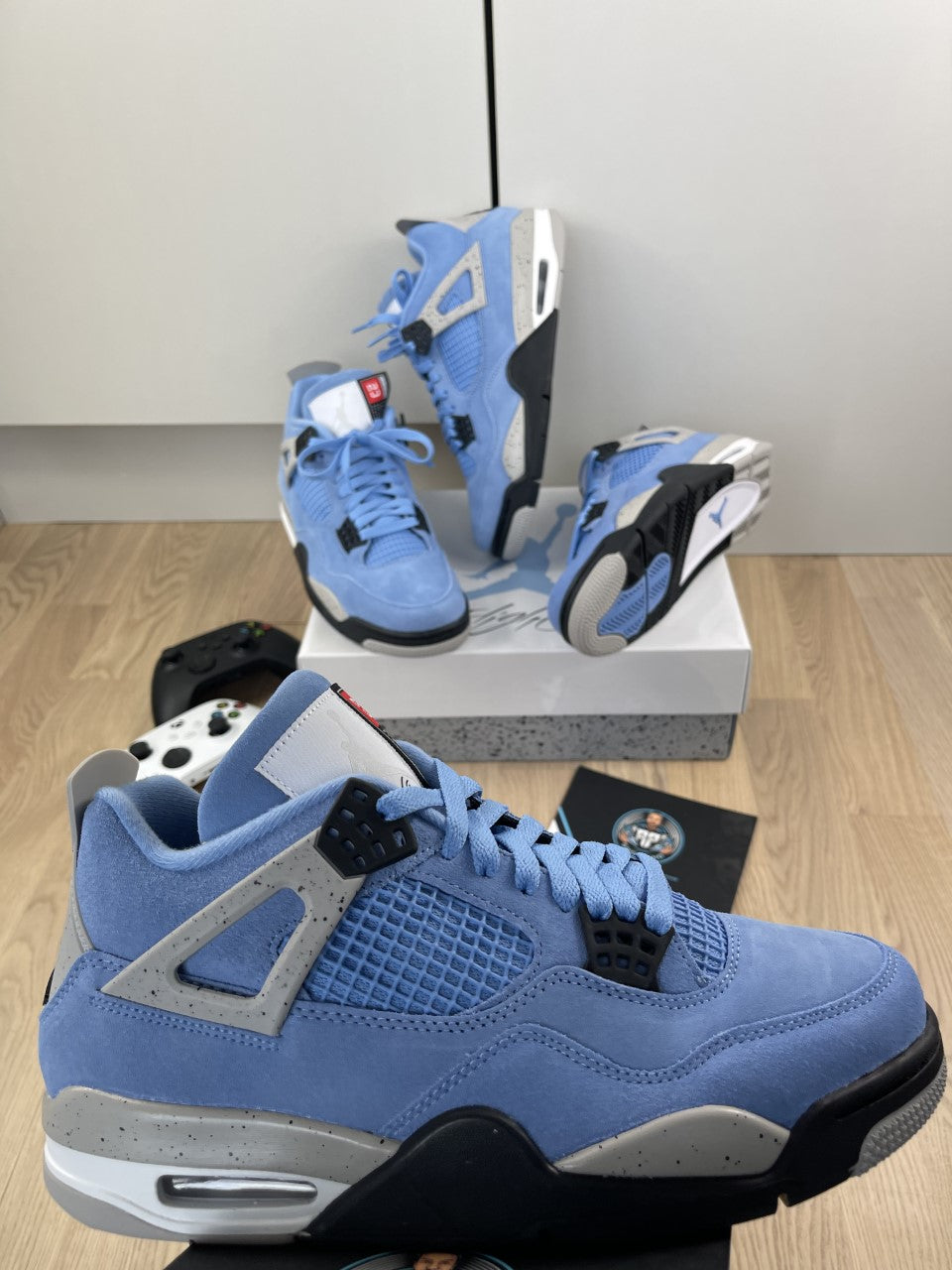 JORDAN 4 RETRO ‘UNIVERSITY BLUE’